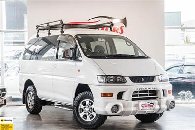 2004 Mitsubishi Delica - Thumbnail