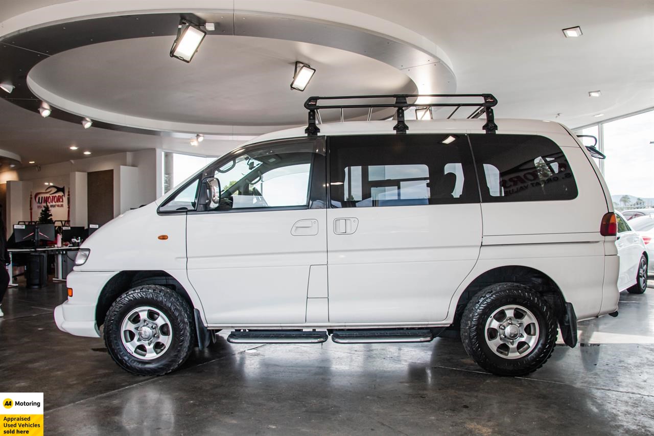 2004 Mitsubishi Delica