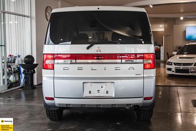 2016 Mitsubishi Delica - Thumbnail