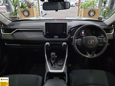 2019 Toyota RAV4 - Thumbnail