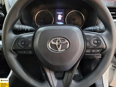 2019 Toyota RAV4 - Thumbnail