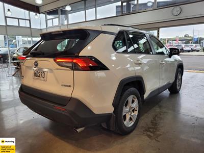 2019 Toyota RAV4 - Thumbnail