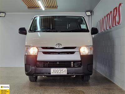 2016 Toyota Hiace - Thumbnail