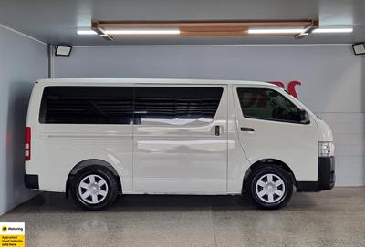 2016 Toyota Hiace - Thumbnail