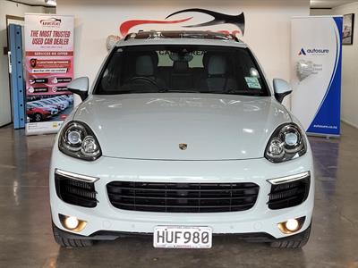 2014 Porsche Cayenne - Thumbnail