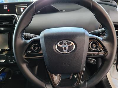 2019 Toyota Prius - Thumbnail