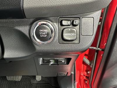 2015 Toyota Vitz - Thumbnail