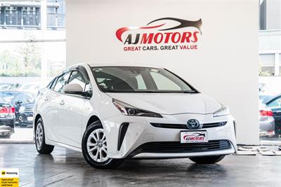 2019 Toyota Prius - Thumbnail