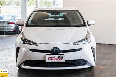 2019 Toyota Prius - Thumbnail