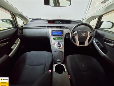 2013 Toyota Prius - Thumbnail