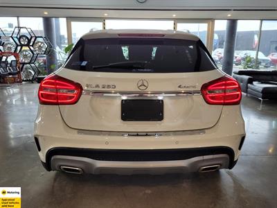 2016 Mercedes-Benz GLA - Thumbnail