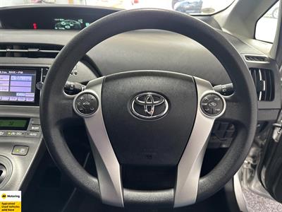 2013 Toyota Prius - Thumbnail