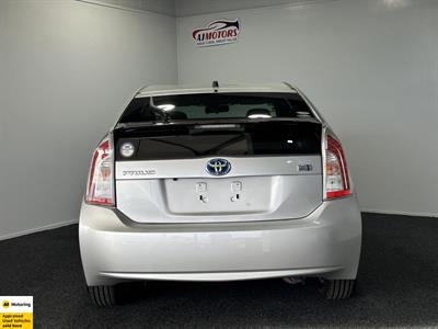 2013 Toyota Prius - Thumbnail