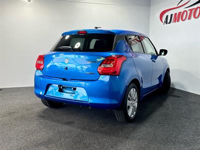 2018 Suzuki Swift - Thumbnail