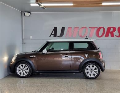 2012 MINI Cooper - Thumbnail