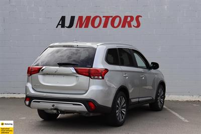 2021 Mitsubishi Outlander - Thumbnail