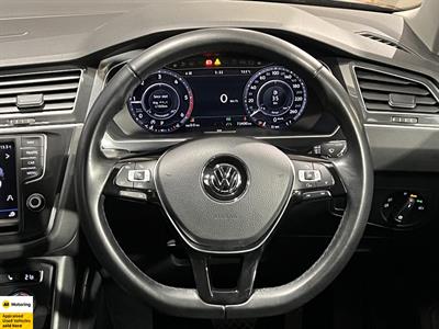 2017 Volkswagen Tiguan - Thumbnail