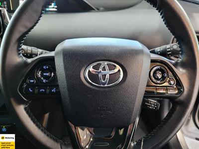 2020 Toyota Prius - Thumbnail