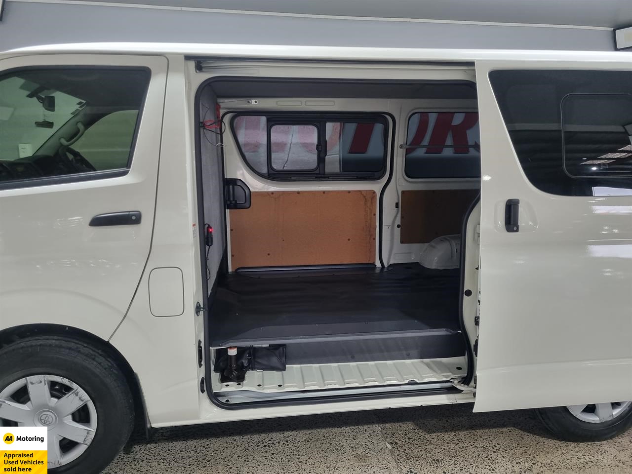 2015 Toyota Hiace