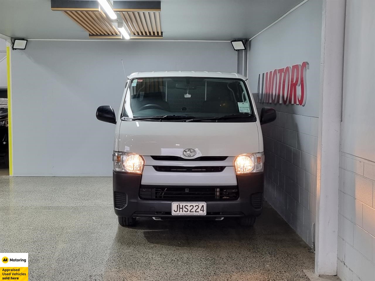 2015 Toyota Hiace