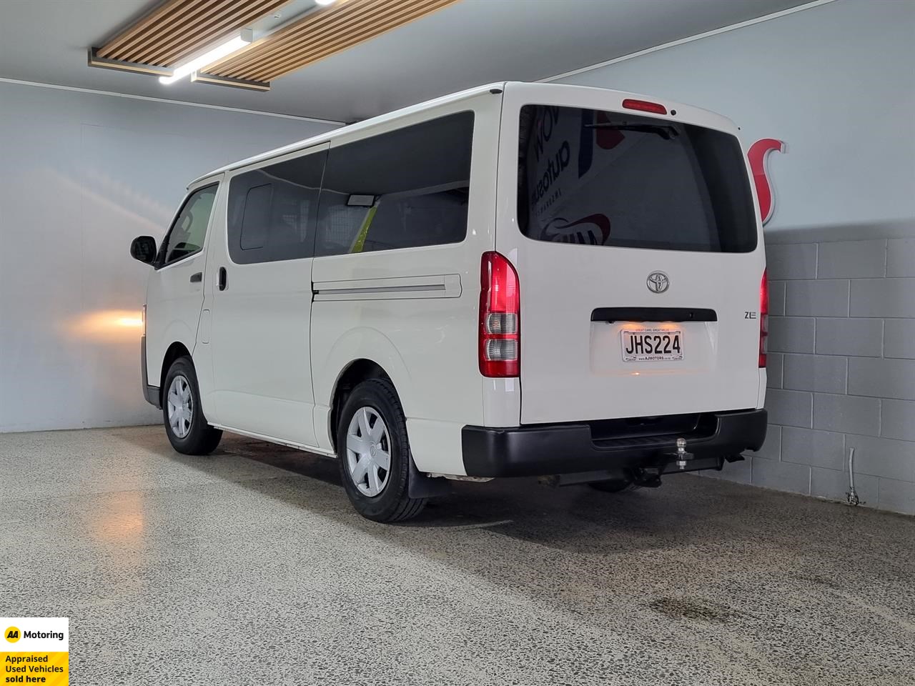 2015 Toyota Hiace