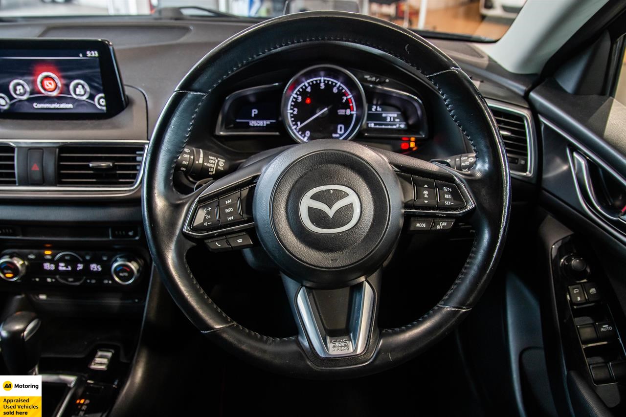 2017 Mazda Axela