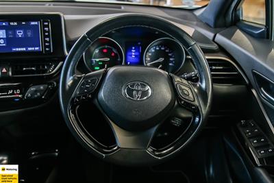 2019 Toyota C-HR - Thumbnail