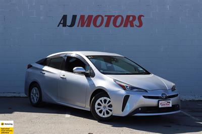 2019 Toyota Prius - Thumbnail