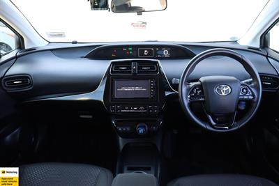 2019 Toyota Prius - Thumbnail