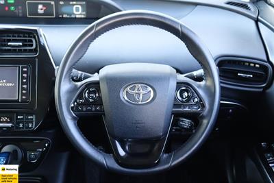 2019 Toyota Prius - Thumbnail