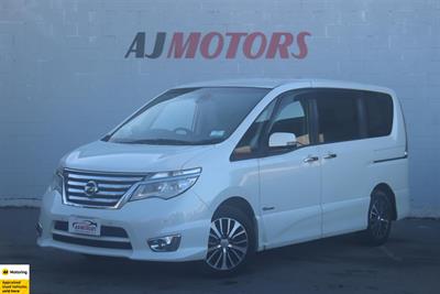 2015 Nissan Serena - Thumbnail