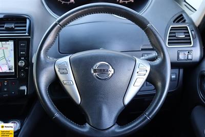 2015 Nissan Serena - Thumbnail