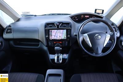 2015 Nissan Serena - Thumbnail