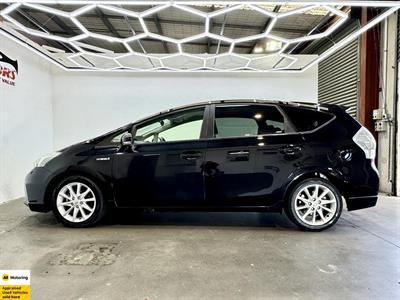 2013 Toyota Prius - Thumbnail