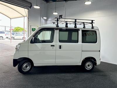 2019 Daihatsu Hijet - Thumbnail