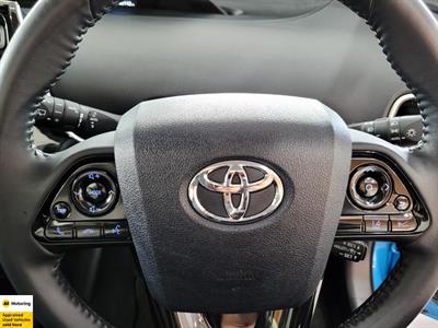 2019 Toyota Prius - Thumbnail