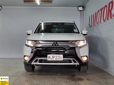 2019 Mitsubishi Outlander - Thumbnail