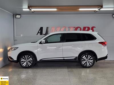 2019 Mitsubishi Outlander - Thumbnail