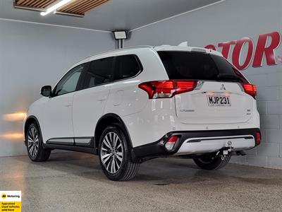 2019 Mitsubishi Outlander - Thumbnail