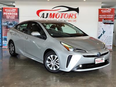 2019 Toyota Prius - Thumbnail