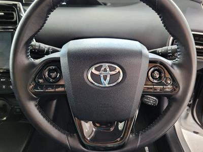 2019 Toyota Prius - Thumbnail