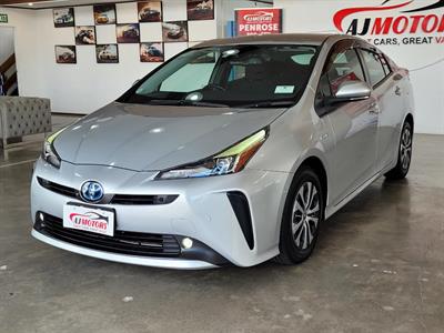 2019 Toyota Prius - Thumbnail