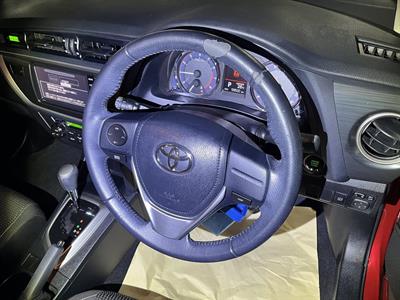 2015 Toyota Auris - Thumbnail