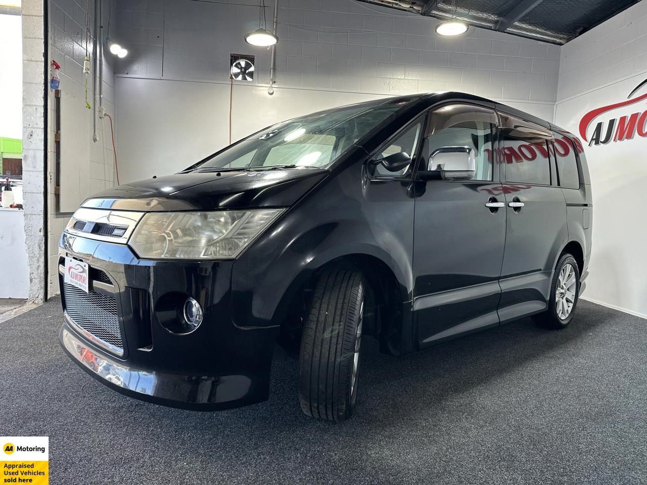 2011 Mitsubishi Delica