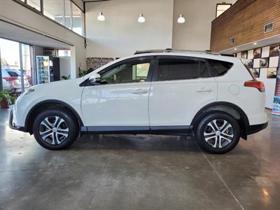 2016 Toyota RAV4 - Thumbnail