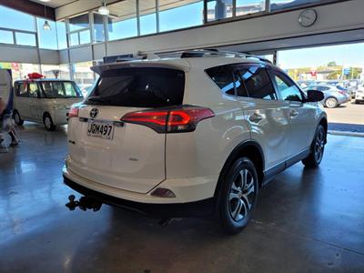 2016 Toyota RAV4 - Thumbnail