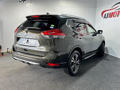 2017 Nissan X-Trail - Thumbnail