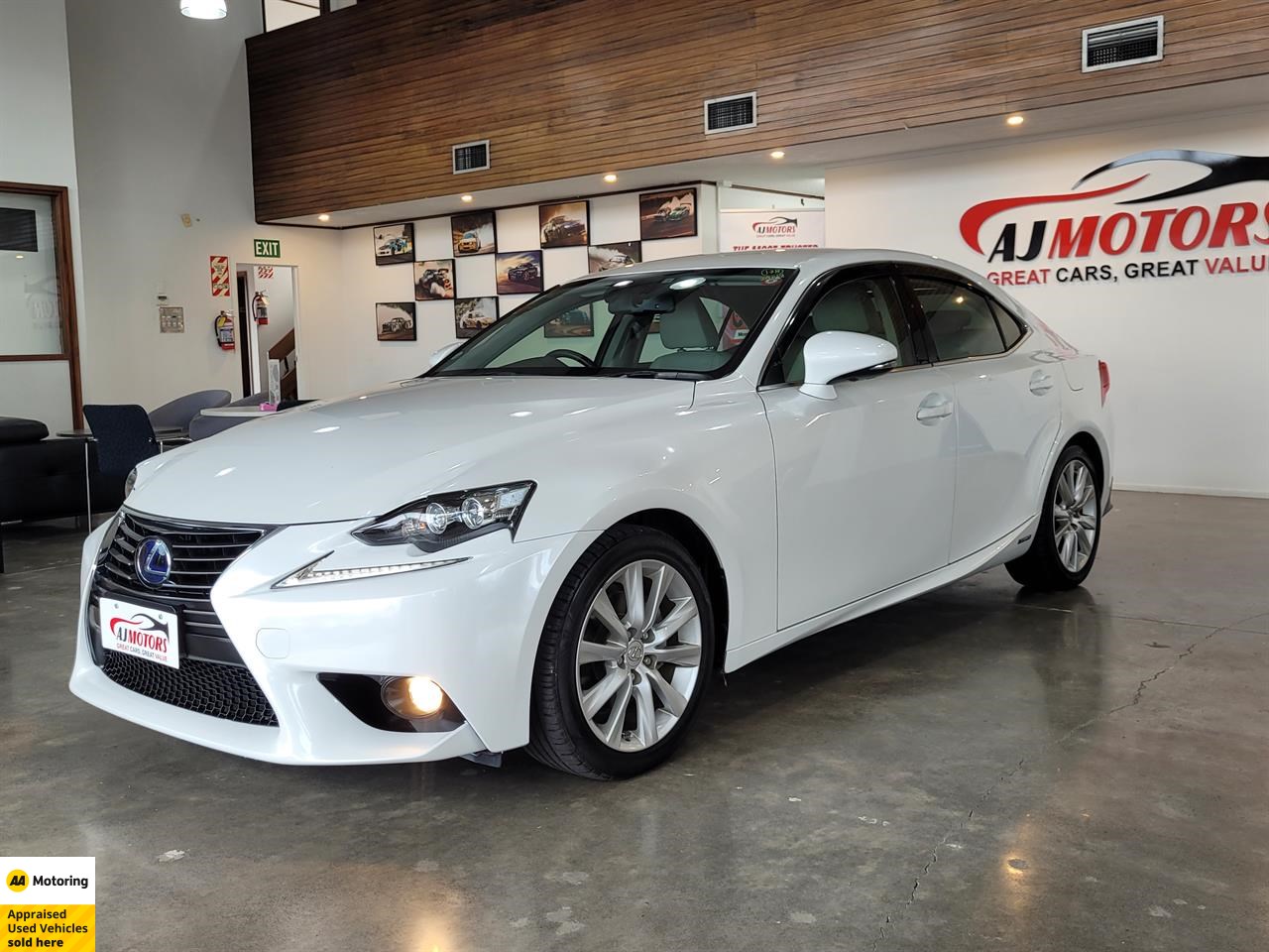 2014 Lexus IS 300h