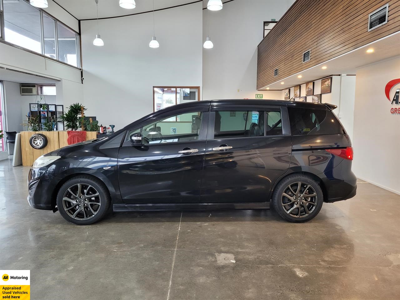 2013 Mazda Premacy