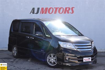 2013 Nissan Serena - Thumbnail